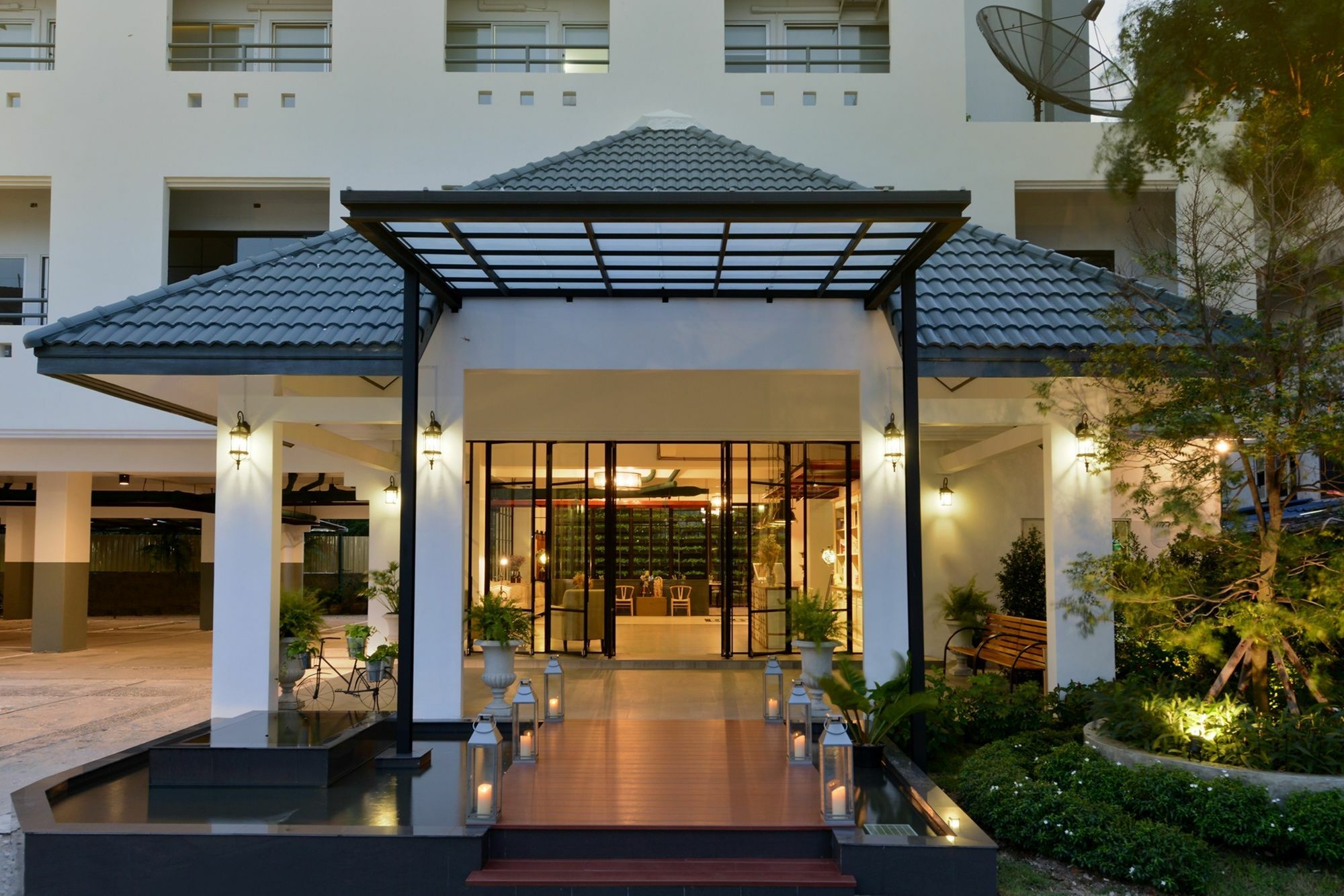 Ruenthip Pattaya Hotel Exterior photo